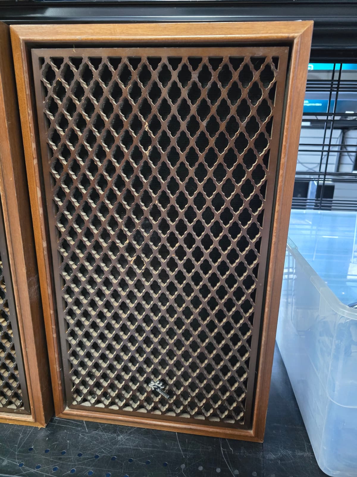 Vintage Wood Grain Sansui SP-70 Speakers - Diamond Grille Pattern 3